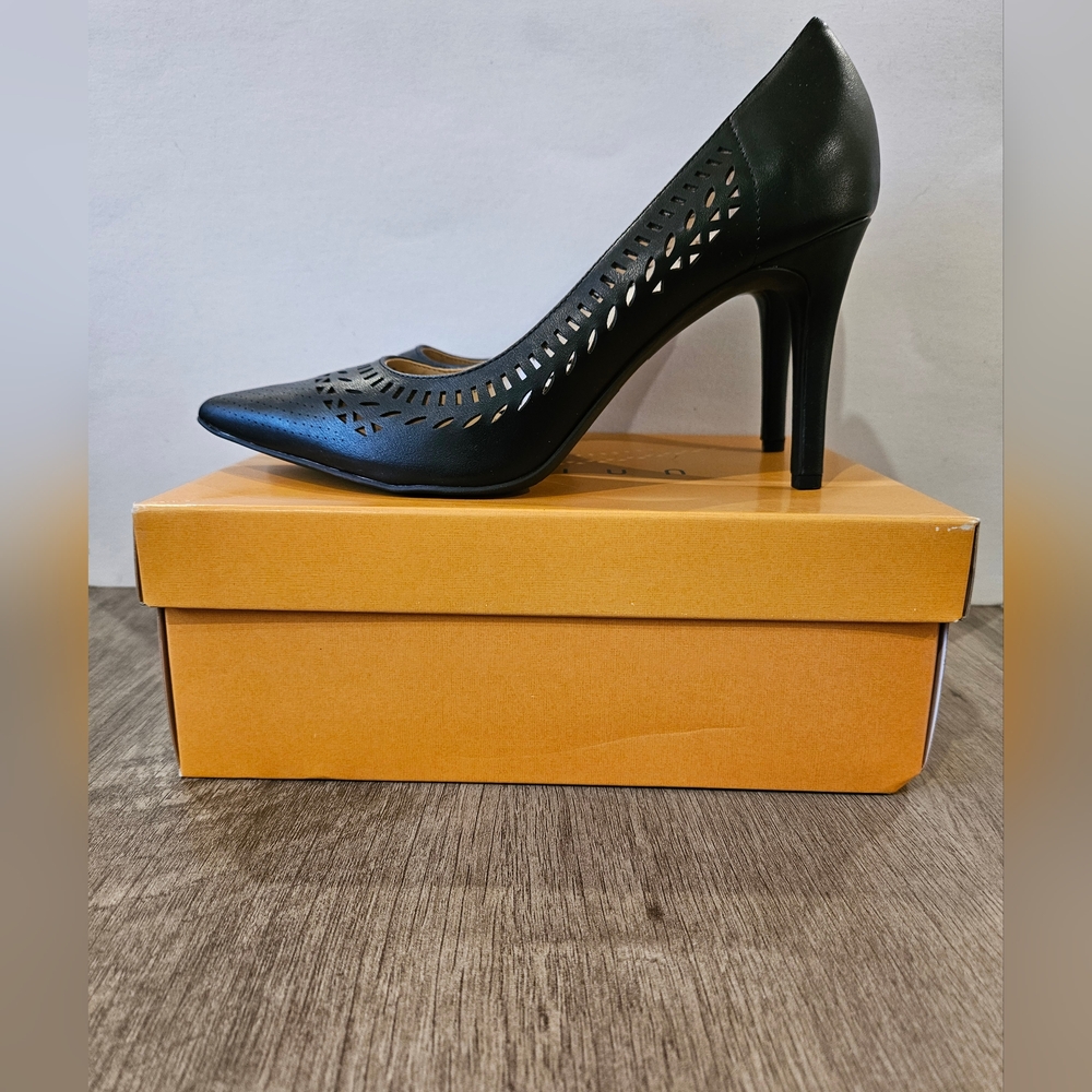 NIB - Unisa UNSPOKE Elegant Black Women's Heels